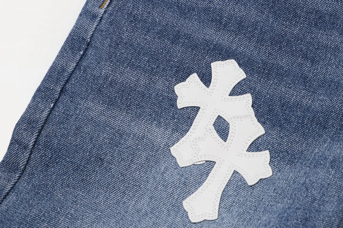 P206 [Next day] Chrome Heart cross patchwork leather jeans Top-notch heavy-duty washing process Calfskin laser-cut cross Distressed silver hardware Straight-leg version makes the upper body slimmer High-end quality distinguishes the market currency Color: blue and white Size: 28 30 32 34 36 Corresponding sizes | S-XXL Ready in stock in seconds Detailed sizes can be found in Figure 9